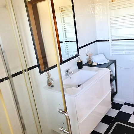 Casa vacanze Sunset Chateau -piscina Aquecida, Vista Mar Atouguia Da Baleia