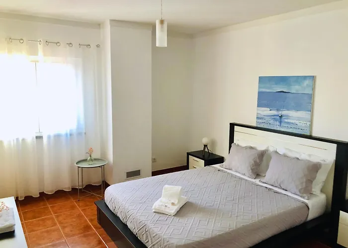 Sunset Chateau -piscina Aquecida, Vista Mar Holiday home Atouguia Da Baleia