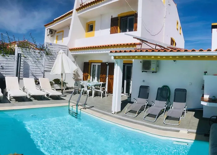 Sunset Chateau -piscina Aquecida, Vista Mar Holiday home Atouguia Da Baleia
